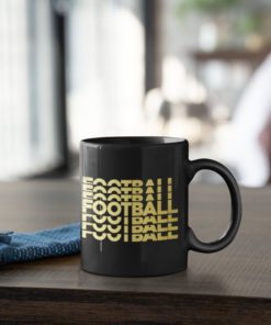 Fotbalový hrnek Football - na stole