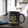 Hrnek Keep Calm Play Football - na stole