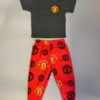 Futbalove pyzamo Manchester United cerveno sede e1678451235532